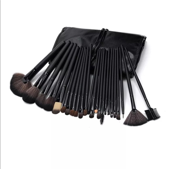 New 24pcs Makeup Brush With Case - Picture 3 of 5